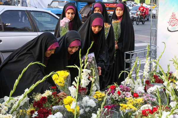 ادای احترام به مقام شهید سید حسن نصرالله