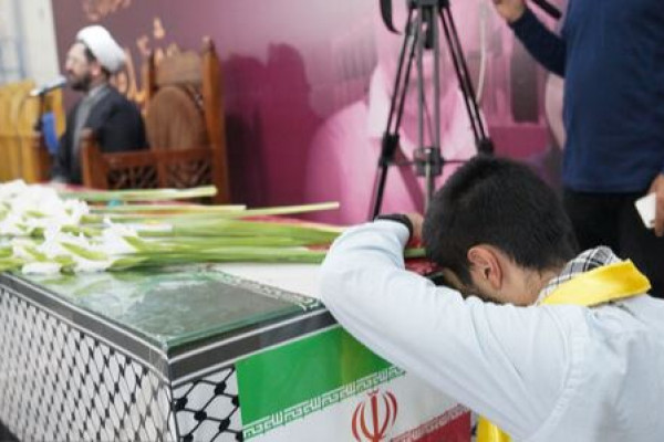 تشییع پیکر شهیده معصومه کرباسی در مسجد دانشگاه شیراز
