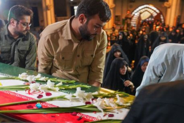 تشییع پیکر شهیده معصومه کرباسی در مسجد دانشگاه شیراز