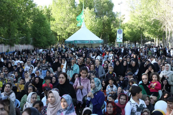جشن خانوادگی دهه کرامت در شهرکرد