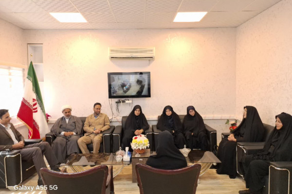 دیدار شورای مداحان و هیئات مذهبی بانوان بدره، با امام جمعه و فرماندار