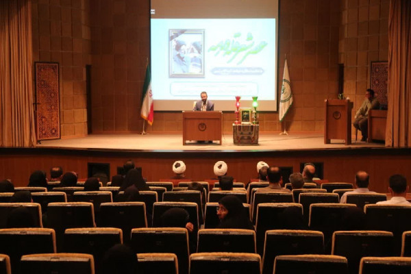 عصر شعر «قله در مه» در شهرکرد