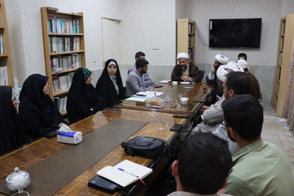 جلسه مدیرکل با فعالیت اعضای قرارگاه نوجوانی شهرستان قرچک