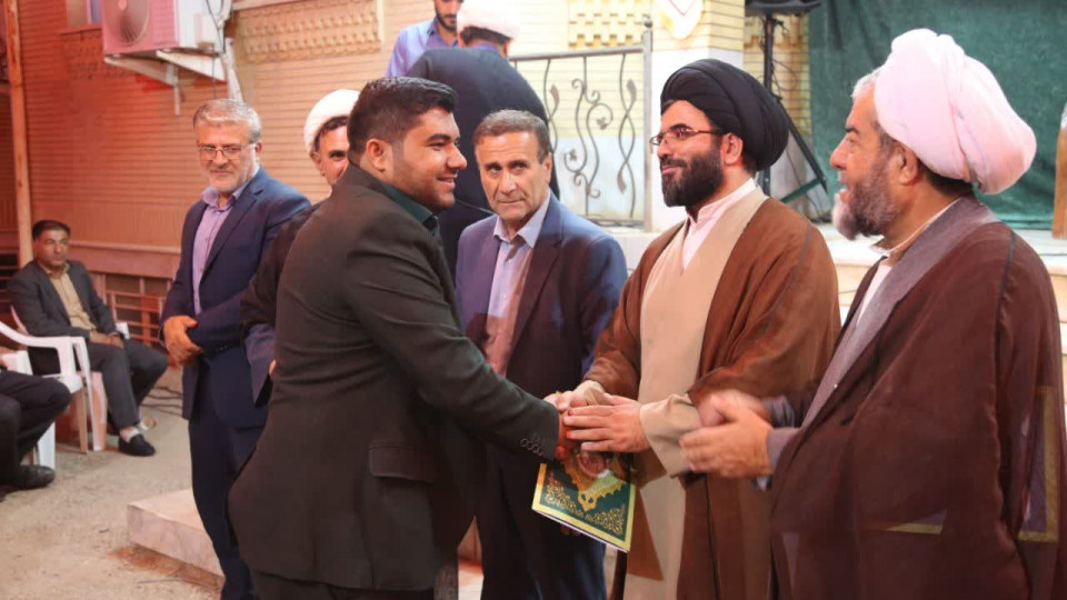 تجلیل از فعالان و خدمتگزاران محافل حسینی در لردگان