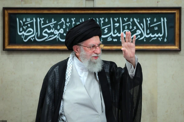 امام شهید ما ادیب ترین رهبر دنیا بود