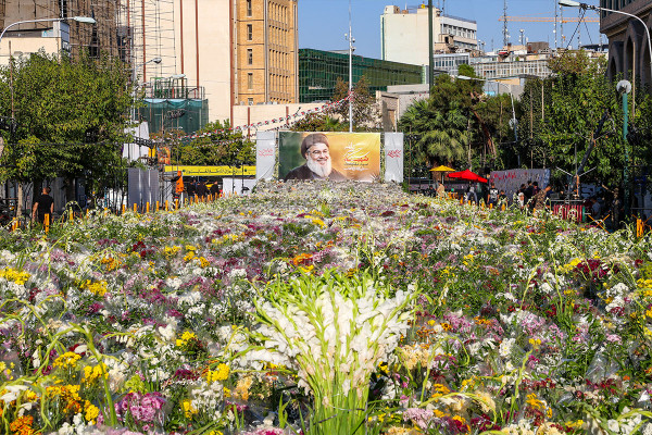 ادای احترام به مقام شهید سید حسن نصرالله