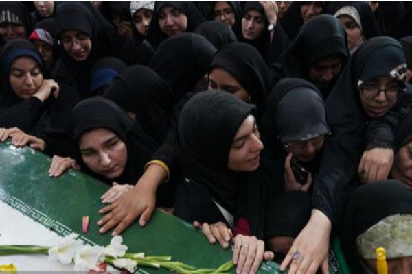 تشییع پیکر شهیده معصومه کرباسی در مسجد دانشگاه شیراز