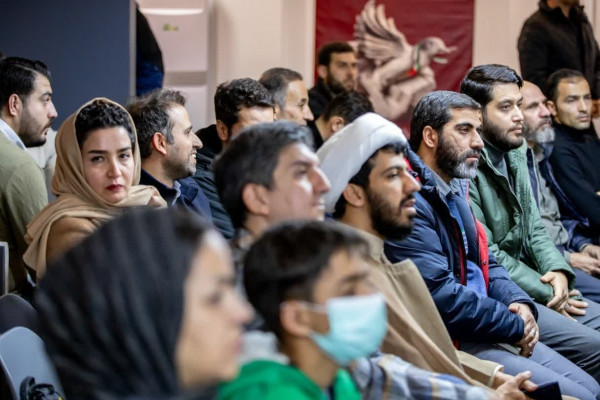 نشست صمیمی جمعی از جوانان در مرکز رسانه ماهور