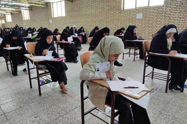 بیستمین دوره آزمون حفظ تخصصی قرآن کریم با حضور ۳۵۲ نفر از حافظان قرآن کریم استان