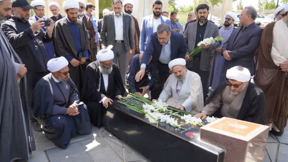 تجدید میثاق حجت الاسلام گرجی در آغازین روز مدیریت اداره کل تبلیغات اسلامی همدان