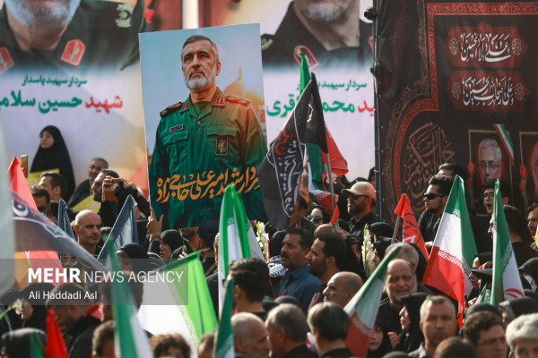 تشییع پیکر ۶۰ شهید اقتدار در تهران