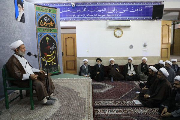 نشست تبیینی جمعی از مبلغین محرم