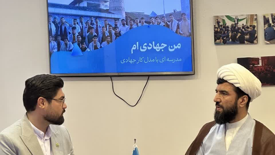 روایت و بازدید حجت الاسلام والمسلمین گرزین مدیرکل تبلیغات اسلامی گلستان: از غرفه دبیرستان صدرای پسرانه گرگان