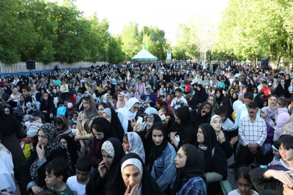 جشن خانوادگی دهه کرامت در شهرکرد