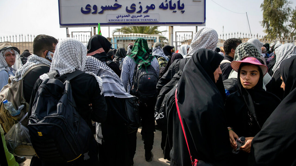 بازگشت زائران اربعین حسینی از سرزمین کرب و بلا