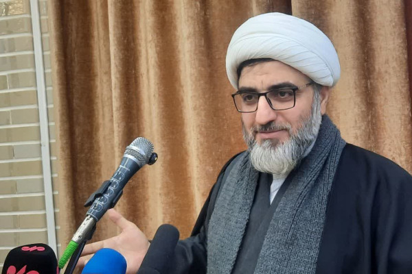 بازاریان در وسط میدان فتنه‌ها را پس می‌زنند؛ بازار، کانون جهاد تبیین