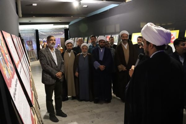بازدید مدیرکل فرق و مذاهب سازمان تبلیغات اسلامی از نمایشگاه «پیچک انحراف» در تبریز