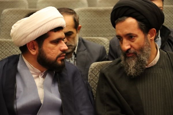 بازدید مدیرکل فرق و مذاهب سازمان تبلیغات اسلامی از نمایشگاه «پیچک انحراف» در تبریز
