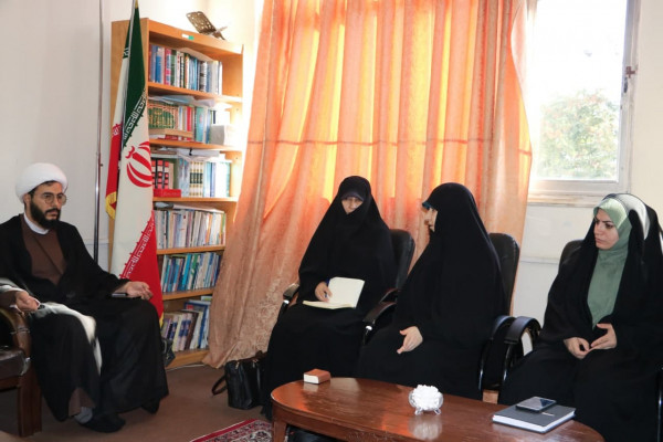مدیر مرکز راهبری و هم‌آهنگی امور بانوان سازمان تبلیغات اسلامی کشور با بانوان فرهیخته زنجان دیدار کرد