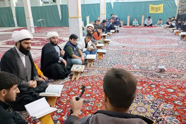 جلسات هفتگی آموزش قرآن کریم در شهرستان مهران