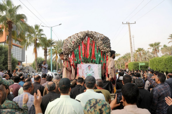 تشییع پیکر مطهر شهید «مجتبی شهیدی زاده» در بندرعباس