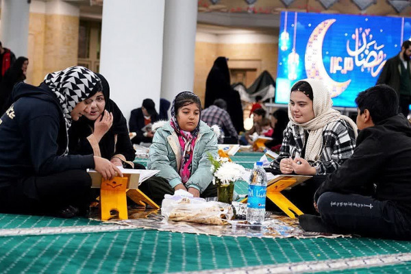 محفل قرآنی خانوادگی و افطاری ساده در مصلی خاتم الانبیا زنجان برگزار می شود