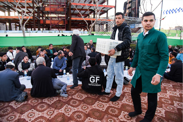 بزرگترین سفره افطار جهان اسلام در مشهد