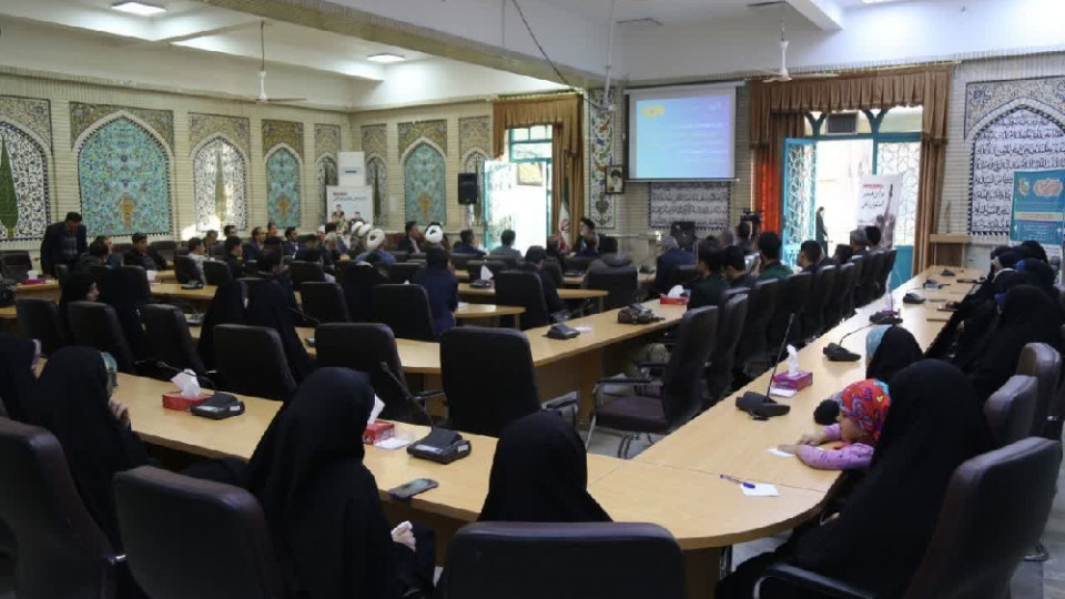 محفل قرآنی جمعی از قرآنیان در شهرکرد