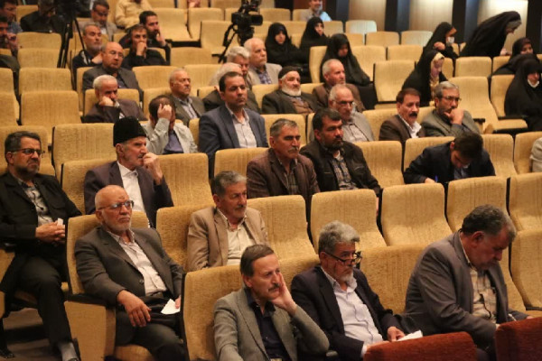 نشست بررسی چالش‌های پیش روی آب استان