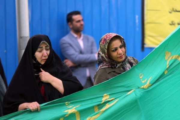 مراسم اهتزاز پرچم رضوی بر فراز همدان
