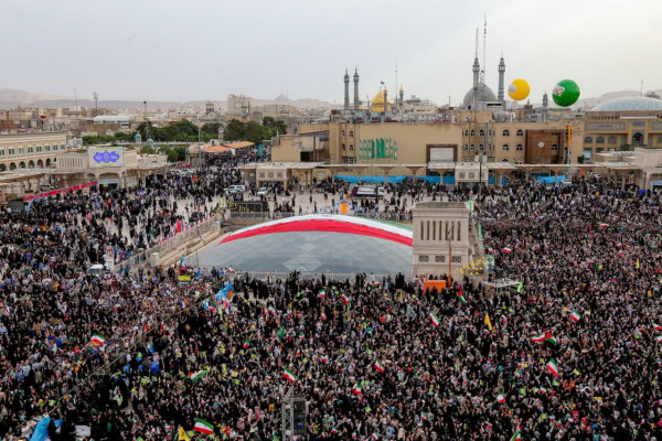 عطر کرامت در جشن عصمت