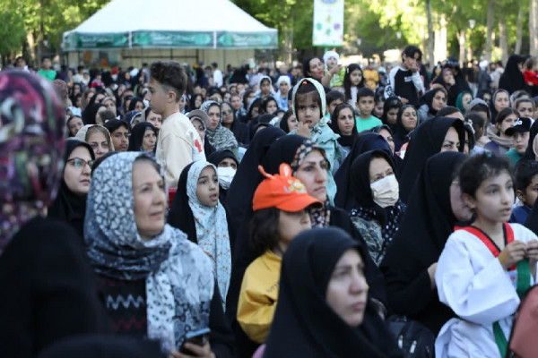 جشن خانوادگی دهه کرامت در شهرکرد