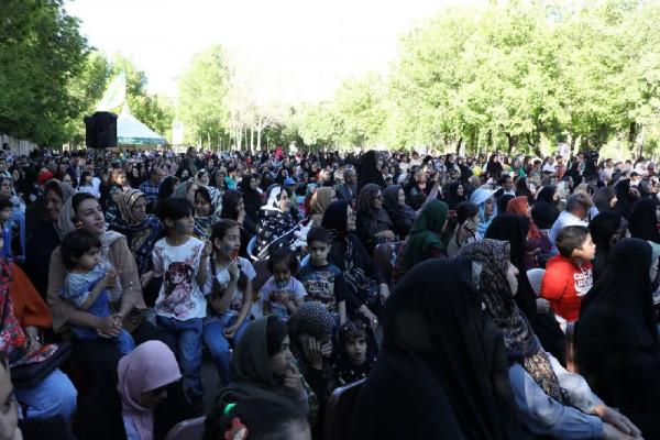 جشن خانوادگی دهه کرامت در شهرکرد