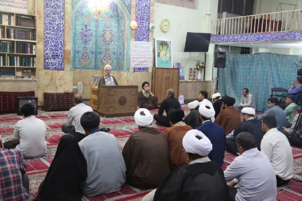 جلسه هفتگی اخلاق در شهرکرد