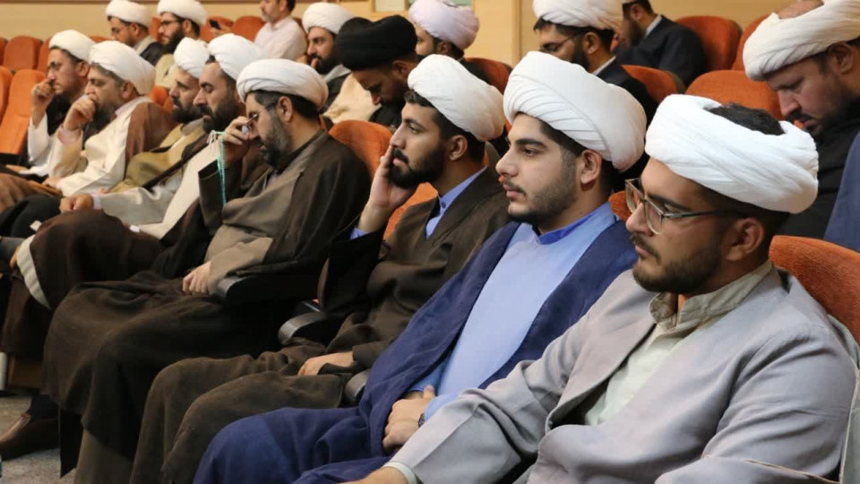 همایش «طلایه‌داران تبلیغ» با حضور مبلغین و مبلغات کردستان برگزار شد
