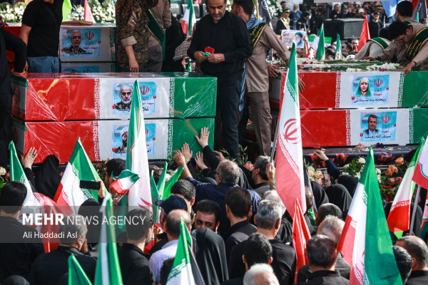 تشییع پیکر ۶۰ شهید اقتدار در تهران