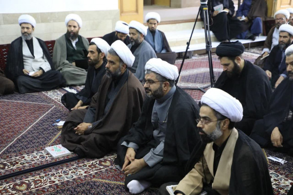 نشست تبیینی جمعی از مبلغین محرم