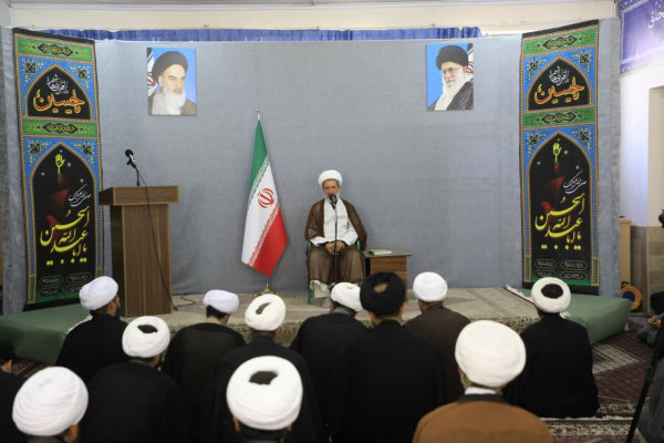 نشست تبیینی جمعی از مبلغین محرم