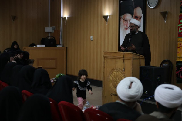 نشست مشترک مجمع بانوان فعال فرهنگی با محوریت هم افزایی در اجرای طرح همت (هسته های مردمی مبارزه ترکیبی)