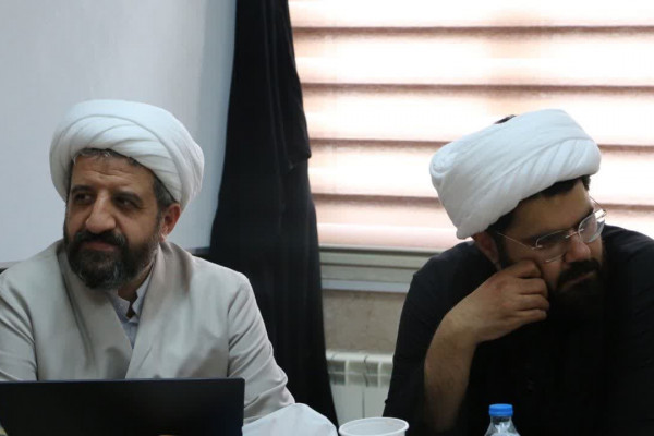 دیدار معاونان فرهنگی با ماموستا صالح‌زاده در سقز
