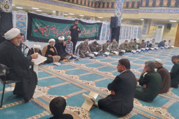 برگزاری مراسم محفل انس با قرآن در مسجد جامع شهرستان دره‌شهر