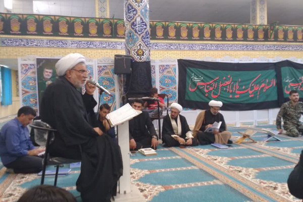 برگزاری مراسم محفل انس با قرآن در مسجد جامع شهرستان دره‌شهر