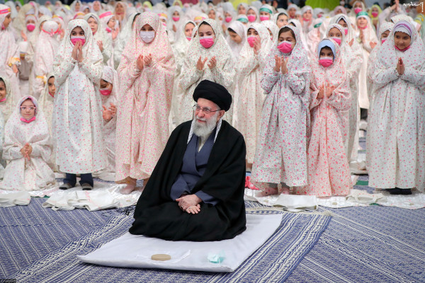 Celebración de los Ángeles: Fe y madurez entre las adolescentes iraníes