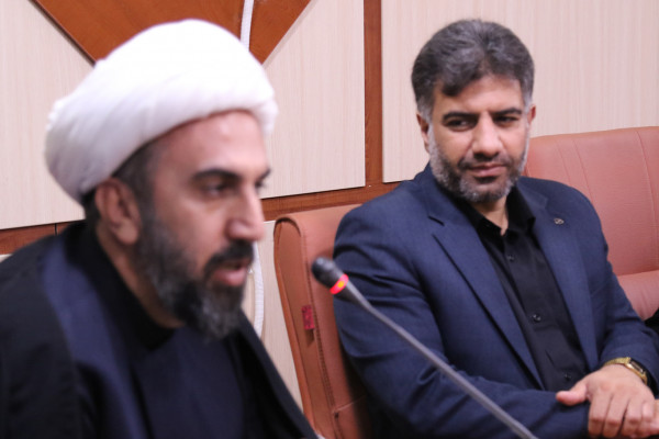 نشست حجت الاسلام و المسلمین محمد قمی، رئیس سازمان تبلیفات اسلامی با مدیران شهرستان ها و مدیران ستادی اداره کل تبلیغات اسلامی استان ایلام