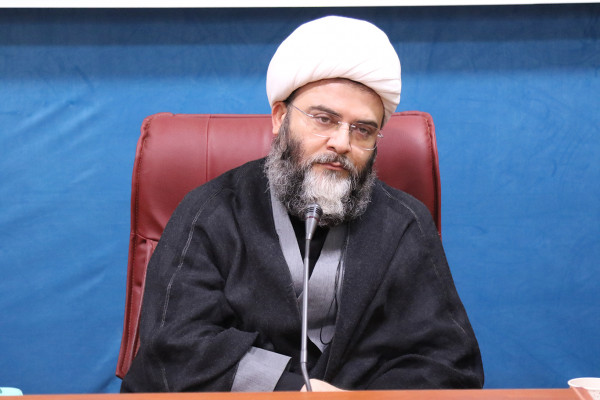 نشست صمیمی حجت الاسلام و المسلمین محمد قمی، رئیس سازمان تبلیغات اسلامی با فعالان قرآنی، هیئات مذهبی و فعالان فرهنگی استان ایلام