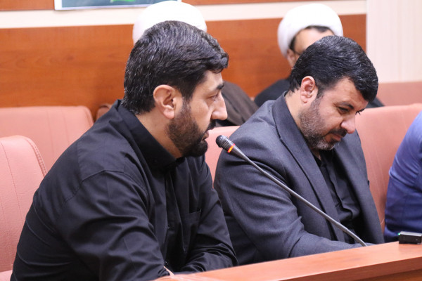 نشست صمیمی حجت الاسلام و المسلمین محمد قمی، رئیس سازمان تبلیغات اسلامی با فعالان قرآنی، هیئات مذهبی و فعالان فرهنگی استان ایلام