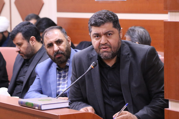 نشست صمیمی حجت الاسلام و المسلمین محمد قمی، رئیس سازمان تبلیغات اسلامی با فعالان قرآنی، هیئات مذهبی و فعالان فرهنگی استان ایلام