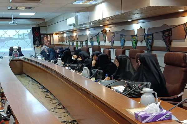 گردهمایی فعالان فرهنگی و مبلغات اصفهان در برنامه های عملیات محرم