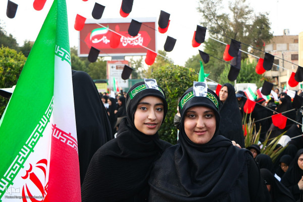 حضور دختران و بانوان در اجتماع عظیم مردمی عصر عاشورا « یوم الحسین ع»