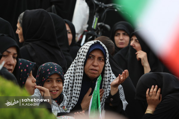 حضور دختران و بانوان در اجتماع عظیم مردمی عصر عاشورا « یوم الحسین ع»